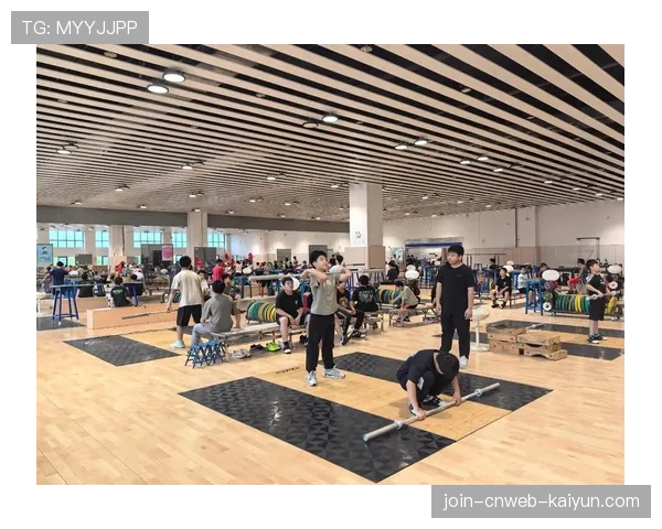 世界举重技术公开课：动作细化训练帮助选手突破停滞期，举重世界大赛